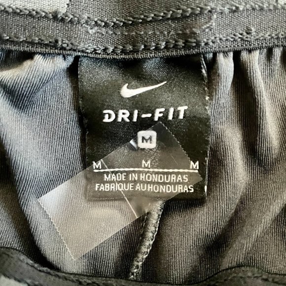 NIKE MEN’S ATHLETIC SHORTS. 2 SIZES.EACH PAIR $23 - Picture 5 of 7